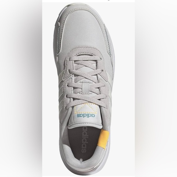 ADIDAS RETRORUN SHOE - WOMENS RUNNING New with Box - Size 11 - Picture 3 of 5